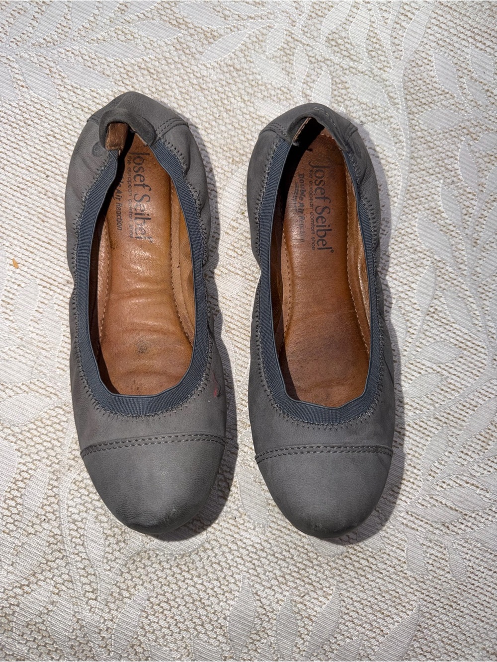 Josef Seibel Women's Gray Nubuck Ballet Flats